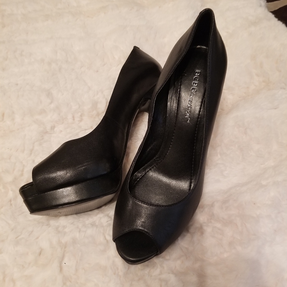 Shoes - Picture 2 of 5
